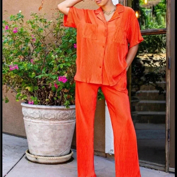 Vava Voom Pleated Plisse Pant Set - Picture 10 of 11